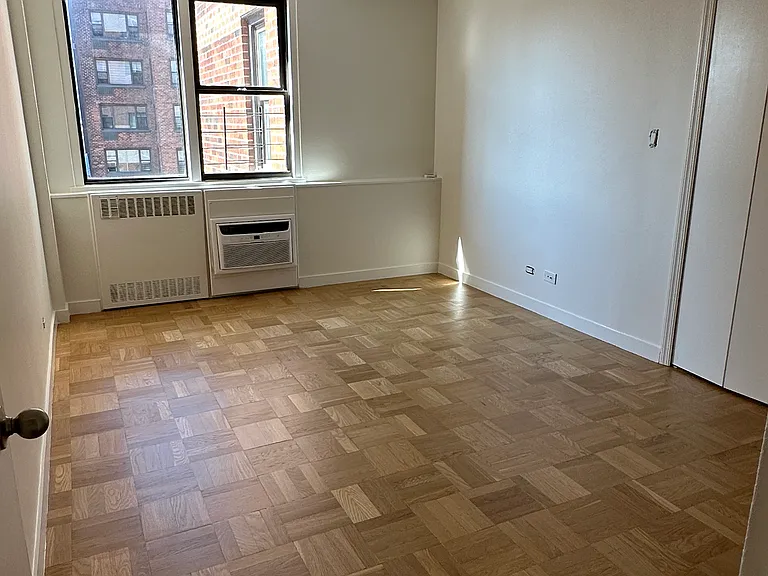 435 E 79th St #8F — Photo 5