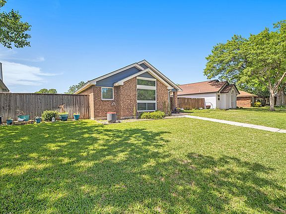 2nd image of 4745 Jasmine Dr