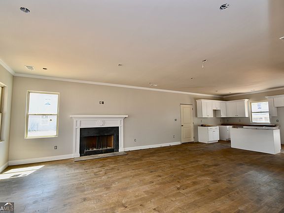 4th image of 235 Timsbury Dr