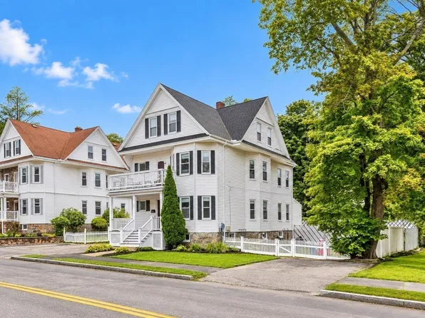 65 Chestnut St #1, Wakefield, MA 01880