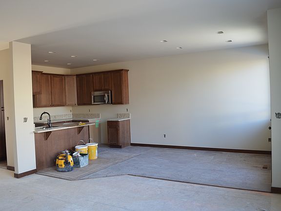 Kitchen/ Dining Open Concept