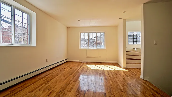 Rented by Bizzarro Agency | media 11