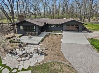 450 Carlock Rd, Carlock, IL 61725