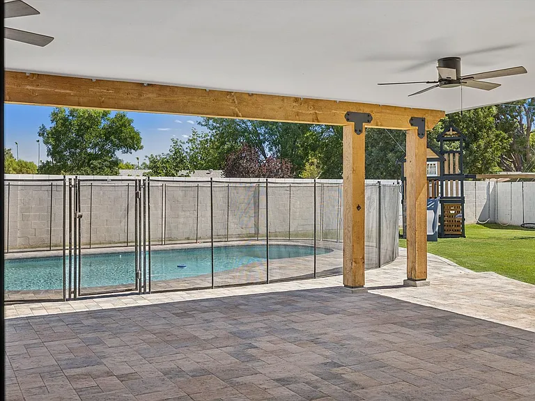 301 E Royal Palm Rd — Photo 49
