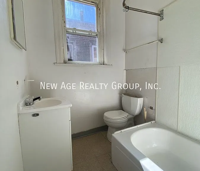 3240 N 15th St #3 — Photo 11