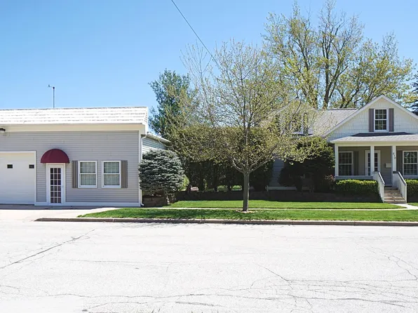 210 S Jackson St, Spring Lake, MI 49456
