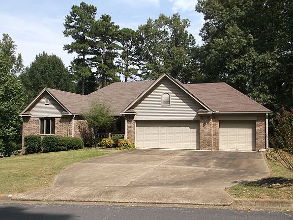 3rd image of 808 N Park Dr