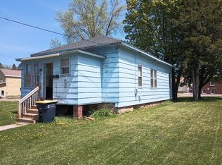 106 S Mansfield St, Ironwood, MI 49938