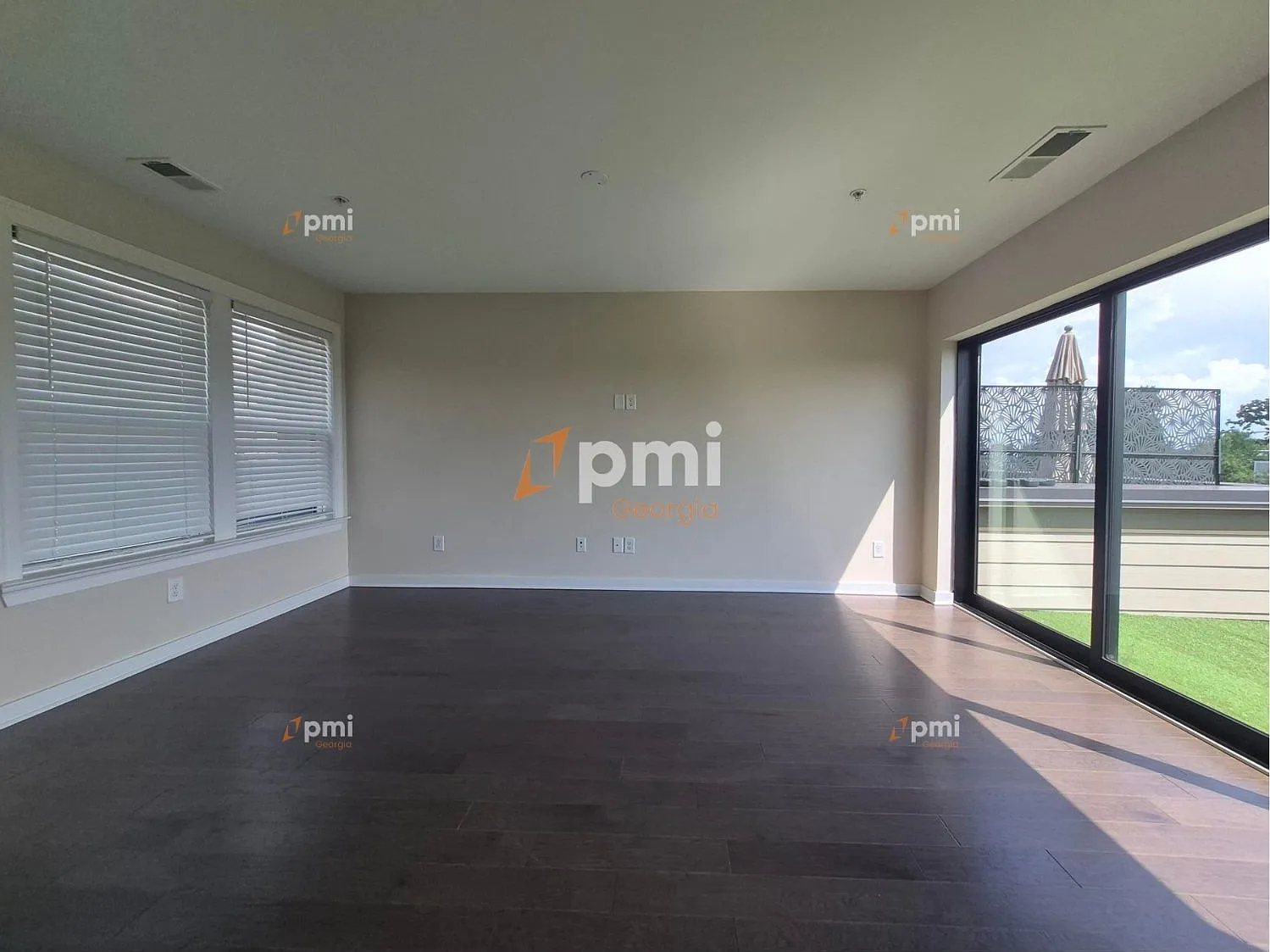 3 bed, 3.5 bath, 2089 sqft, $2,925 — Photo 4