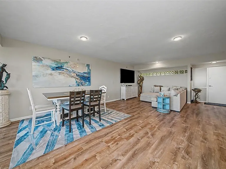 5408 Eagles Point Cir #302 — Photo 11