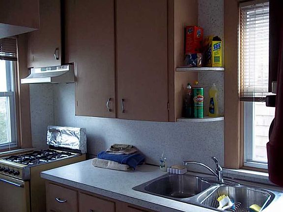 3rd image of 6 Gillen St