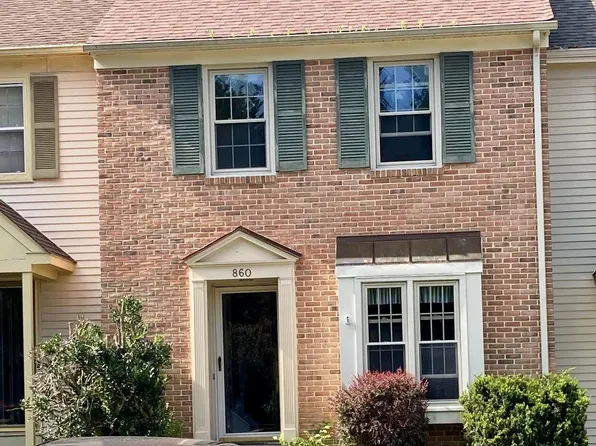 860 Stockbridge Dr, Hockessin, DE 19707