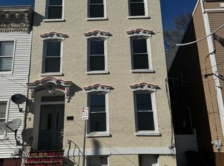 9 Osborne St APT 1, Albany, NY 12202