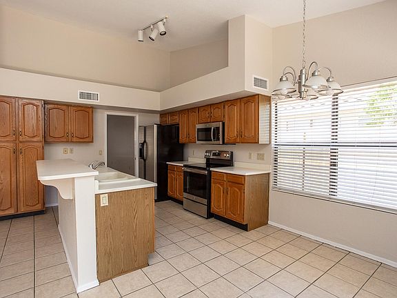 4th image of 7021 W Taro Ln