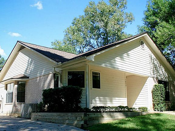 2nd image of 1832 E Lake Dr