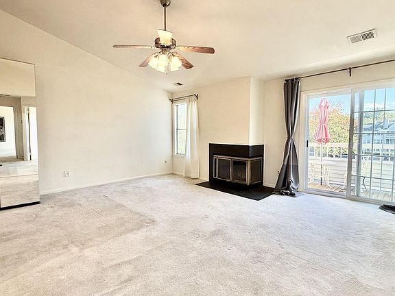 3rd image of 304 Trinity Ct #9