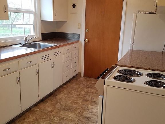 5th image of 1911 Daniels St APT 15