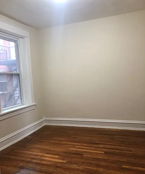 West Grace Apts — Photo 15