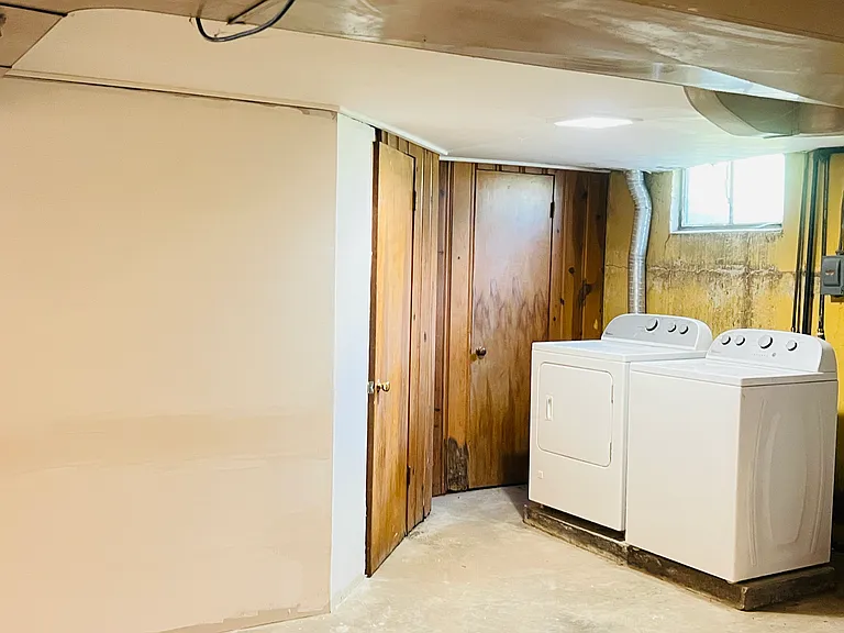 1238 Purdue Ave — Photo 30