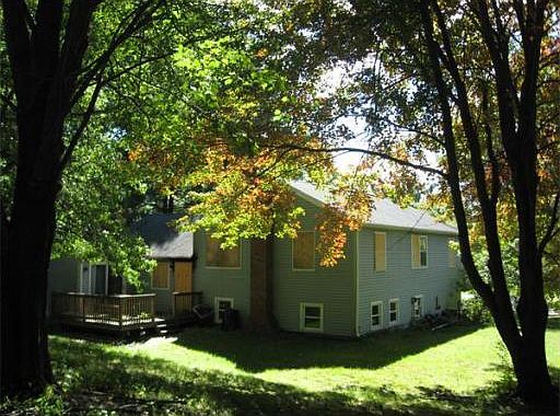 2nd image of 25 Merrick Cir