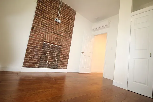 Rented by Citi Habitats | media 44