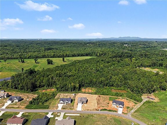 3rd image of 132 Knight Farm Rd