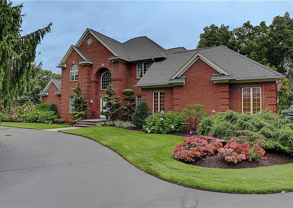 1st image of 23 Fair Oaks Dr
