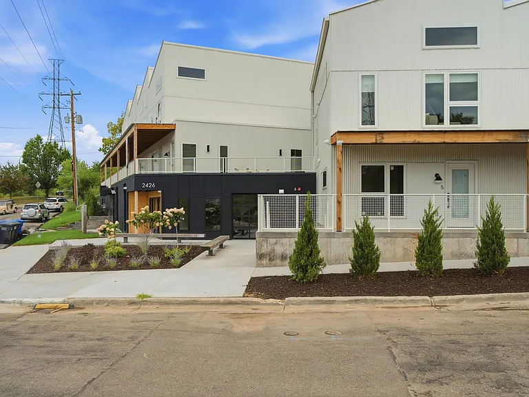 2426 Inglewood Ave #5 — Photo 1