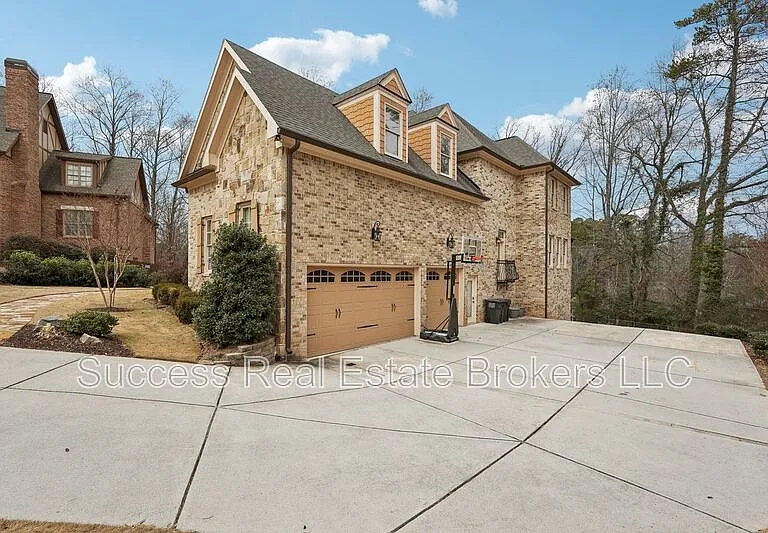 343 Summer Garden Dr — Photo 89