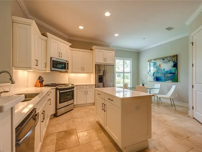 6560 Roma Way — Photo 8