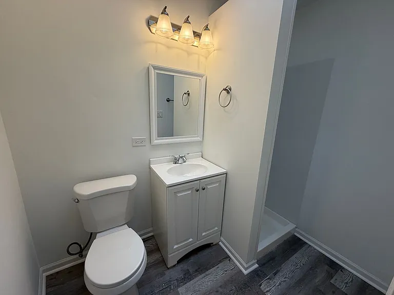 27 E Park Blvd — Photo 8