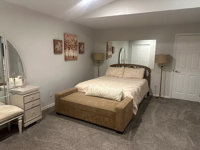 212 Silverado Dr — Photo 28