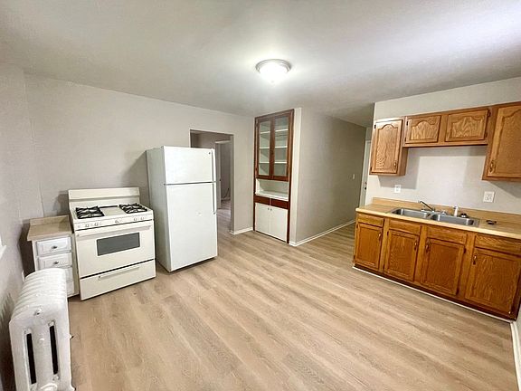 2nd image of 1000 Duss Ave APT 4