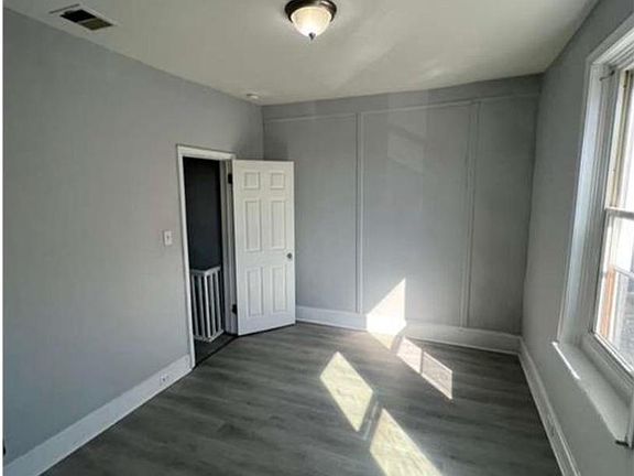 3rd image of 5547 W Jefferson St