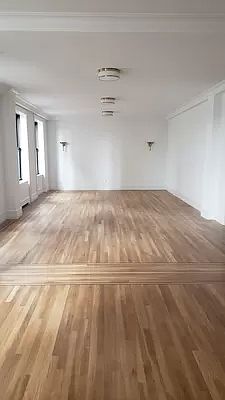 5th image of 315 West 11s #C-p