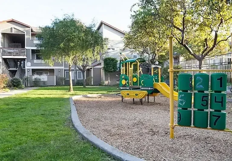 Alderwood Park — Photo 7