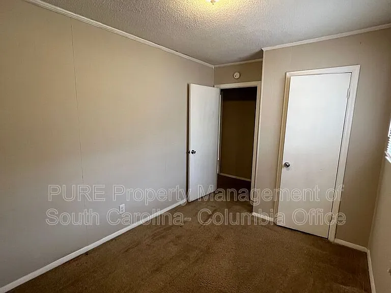 996 Chester St — Photo 20
