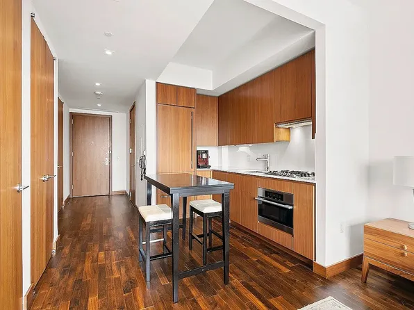 400 5th Ave APT 41C, New York, NY 10018
