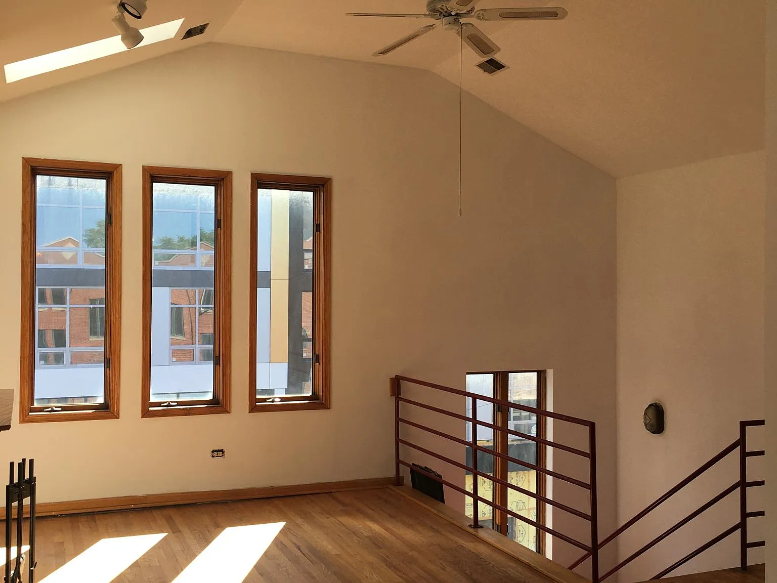 3 bed, 1500 sqft, $3,600 — Photo 2