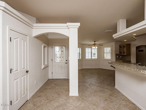 4th image of 560 Pueblo Dr