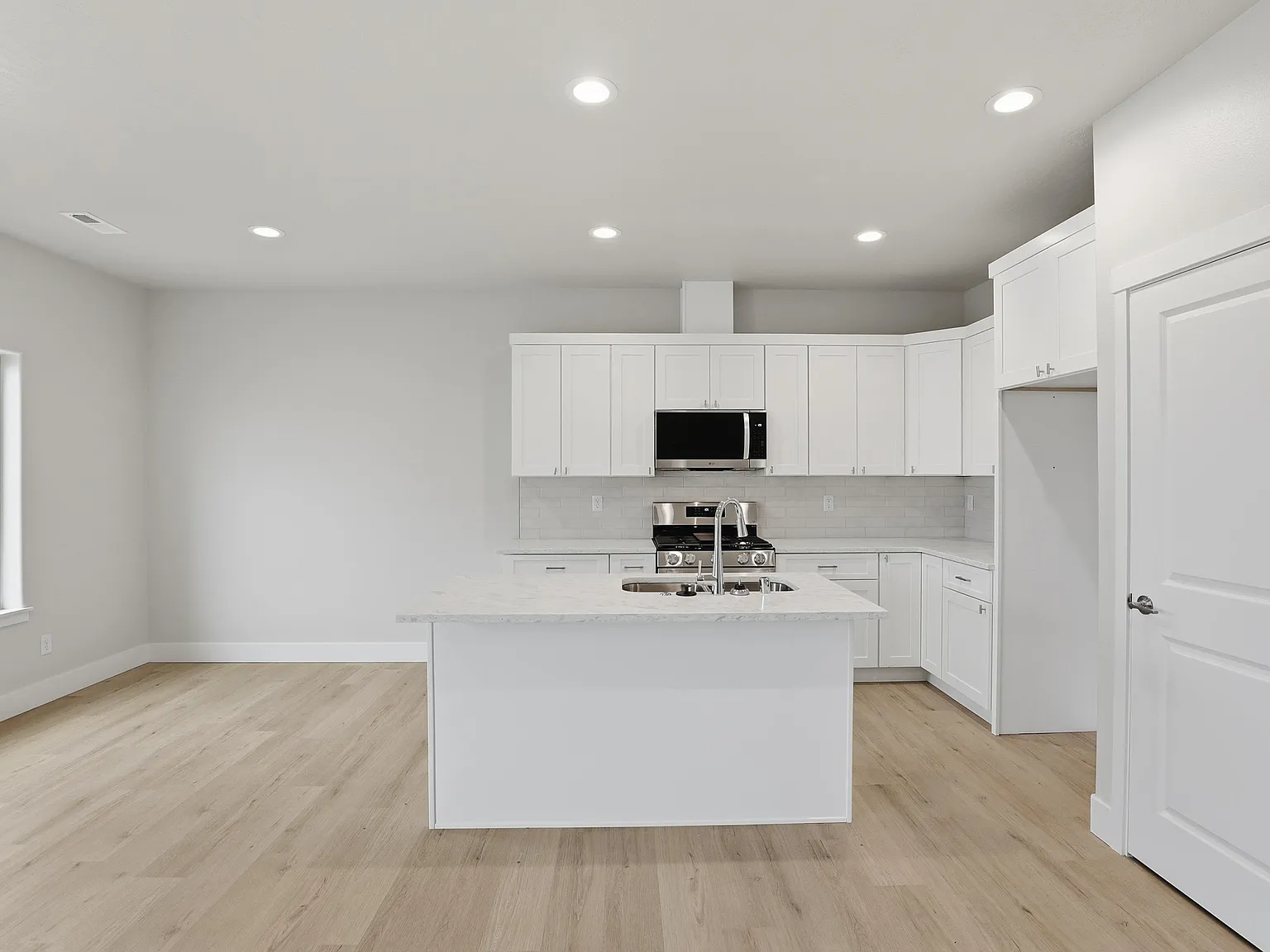 607 Creative Way - 1 — Photo 4