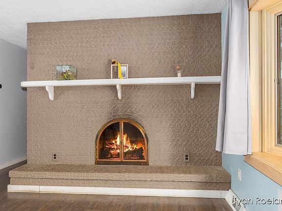 5th image of 8787 Algoma Ave NE
