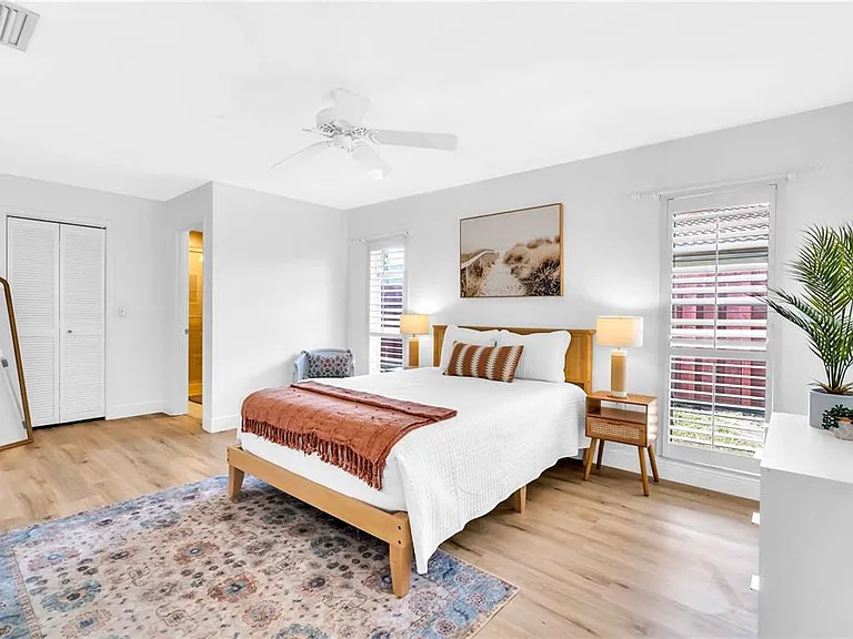 2921 Captiva Dr — Photo 12