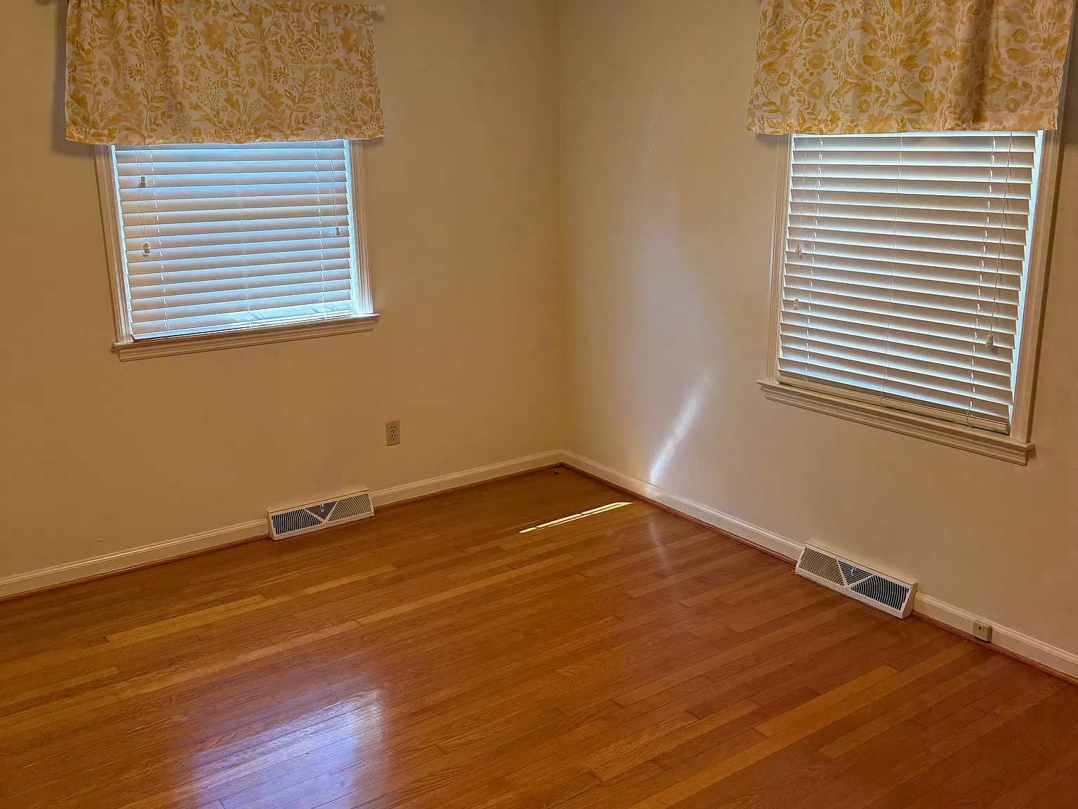 3 bed, 1633 sqft, $2,100 — Photo 4