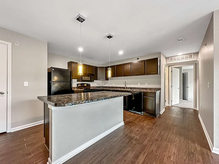 Capitol Grove Apartments — Photo 29
