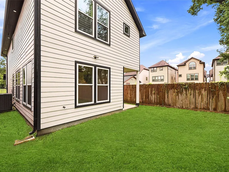 2125 Paul Quinn St — Photo 30