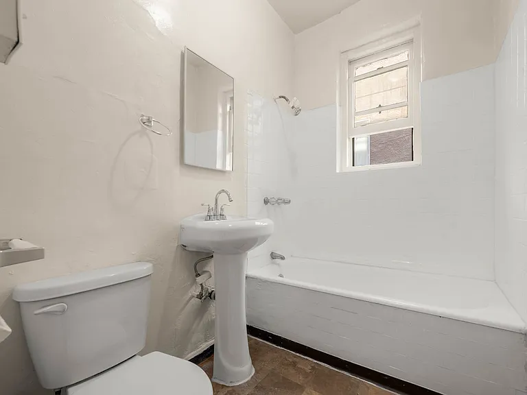 2975 Leeward Ave — Photo 8