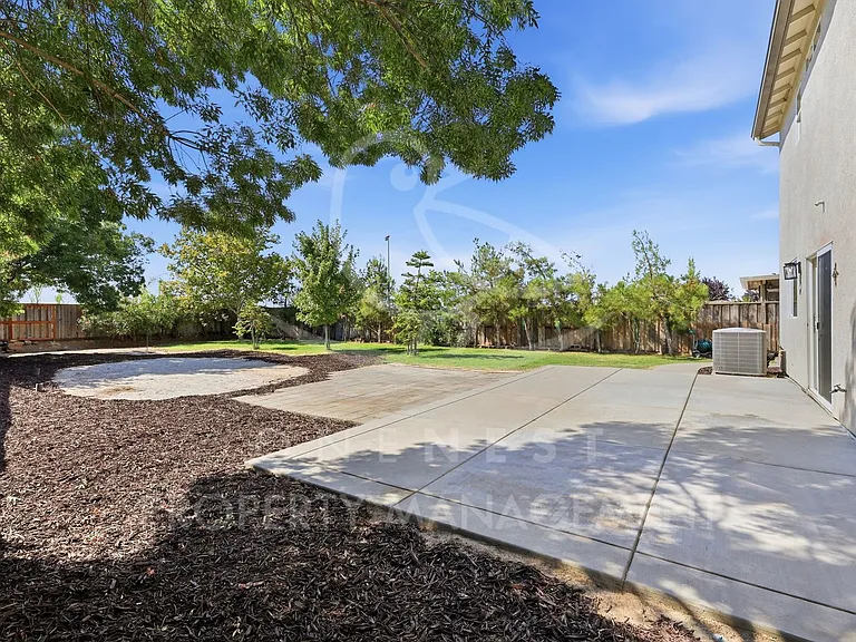 2708 Woodfield Way — Photo 36
