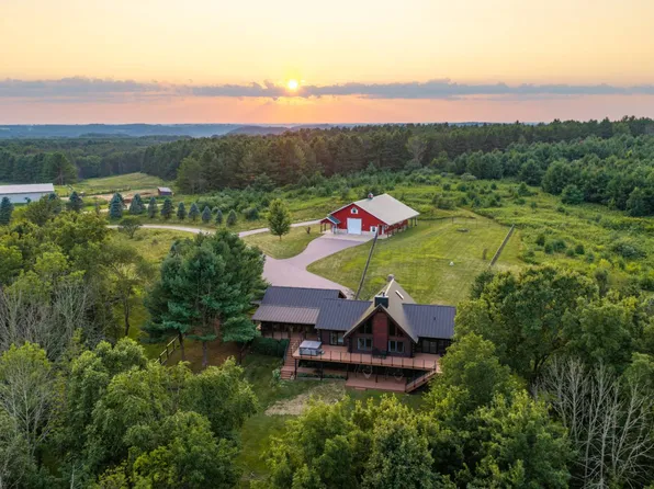 15896 13th Rd, Viola, WI 54664