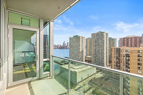 20 Newport Pkwy Photo 1